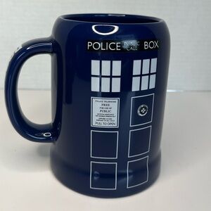Doctor Who TARDIS Open Stein Mug